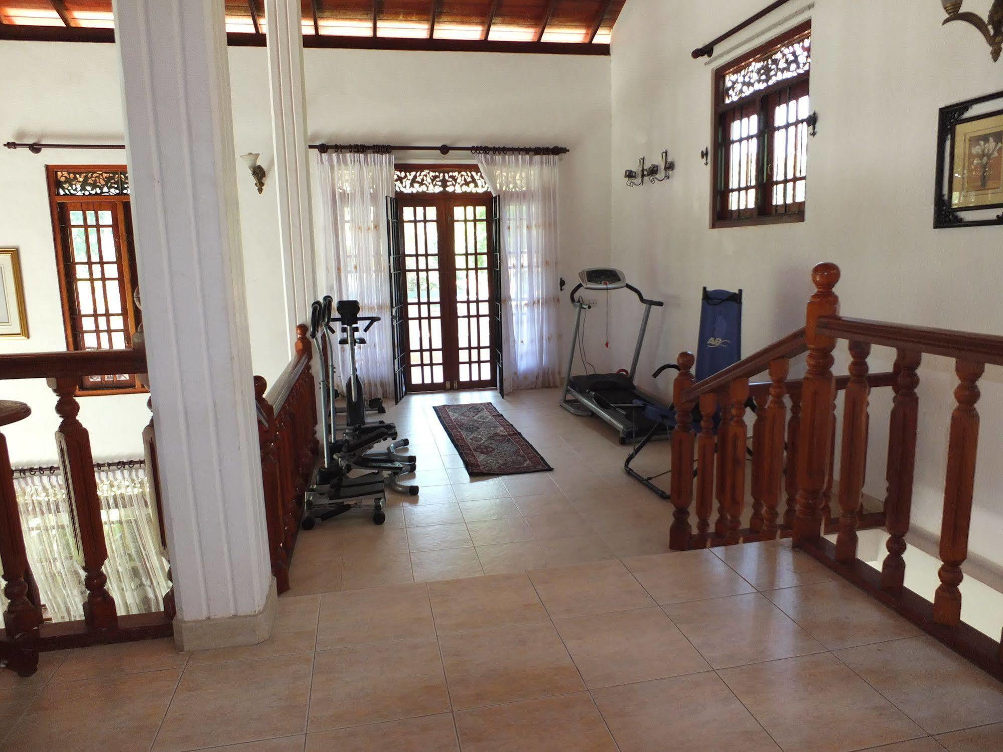 Hikka Villa Hikkaduwa Exterior photo